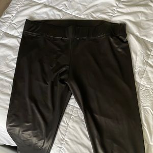 Black Shiny Leggings